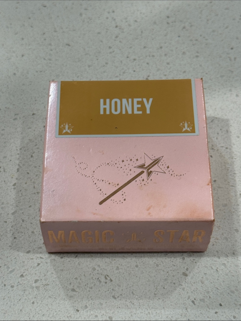 Jeffree Star Magic Star "Honey" Luminous Setting Powder